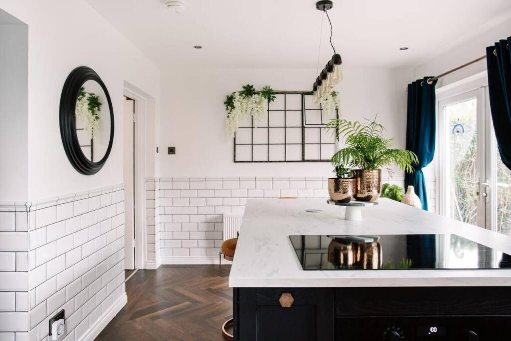 Modern & Stylish In The Heart Of Belfast