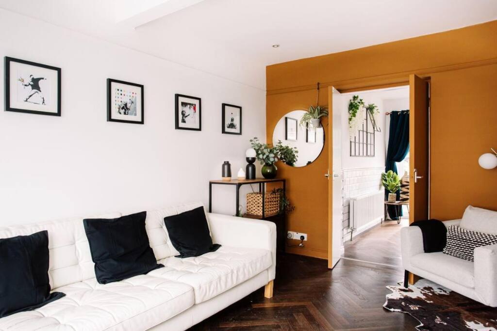 Modern & Stylish In The Heart Of * Belfast