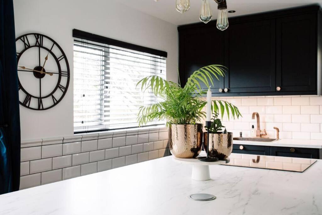 Modern & Stylish In The Heart Of Holiday home *