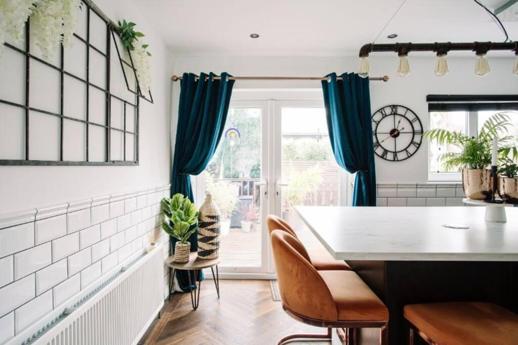 Modern & Stylish In The Heart Of Holiday home *