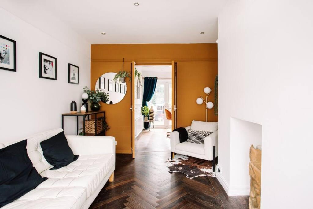 Modern & Stylish In The Heart Of *